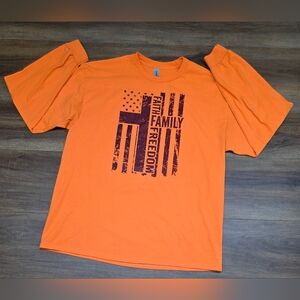 Mens Orange Faith Family Freedom Cross Flag Patriotic Shirt SIZE: XL
